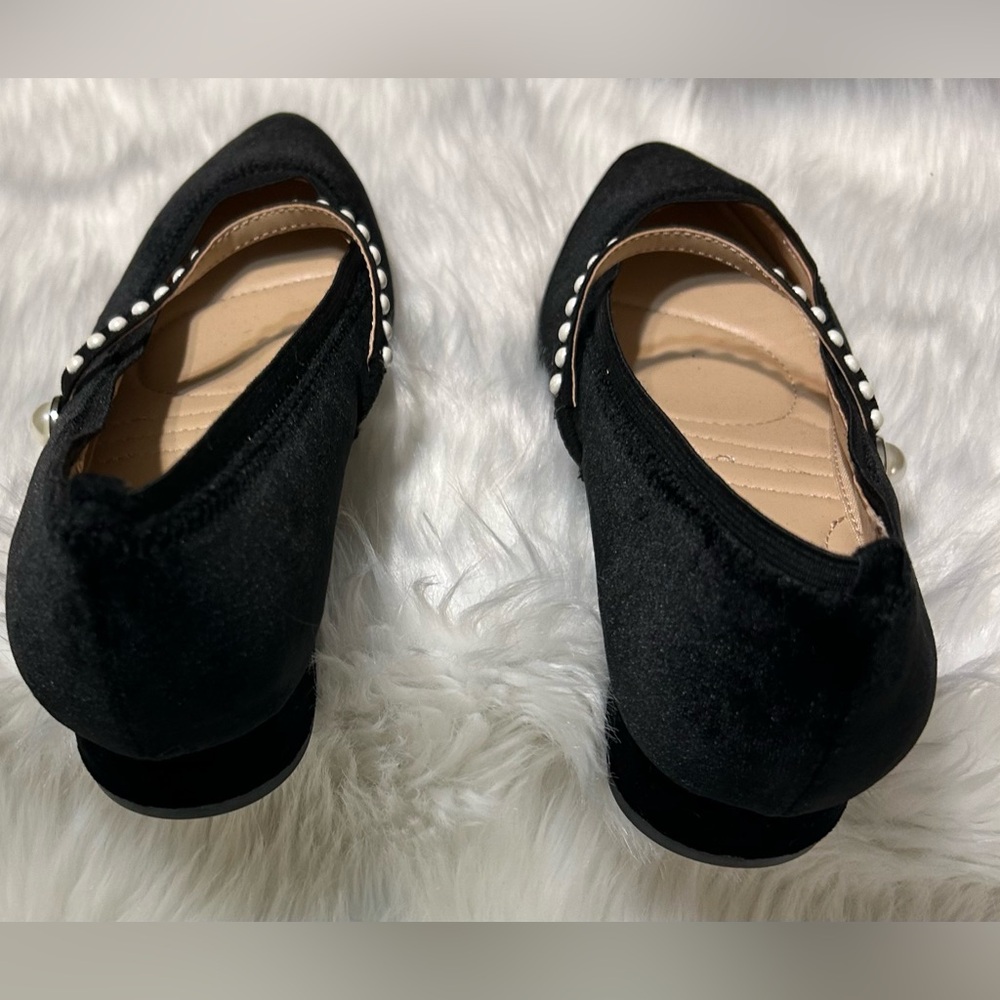 Adrienne Vittadini Elegant Black Velvet Mary Jane Shoes - Picture 4 of 5